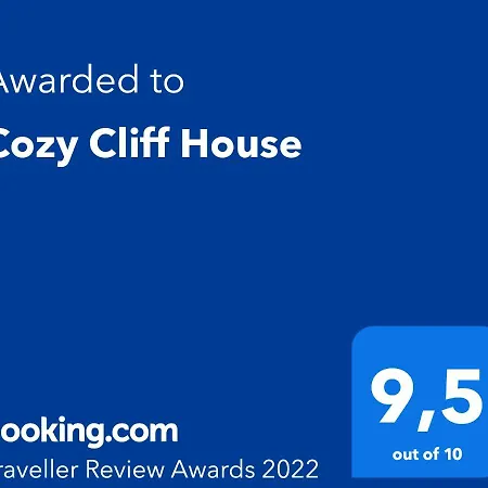 Cozy Cliff House *