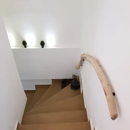 펜션 Cozy Cliff House 네아 포티데아