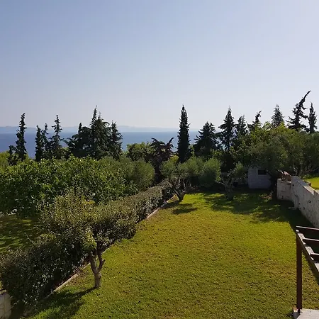 Cozy Cliff House 펜션 네아 포티데아